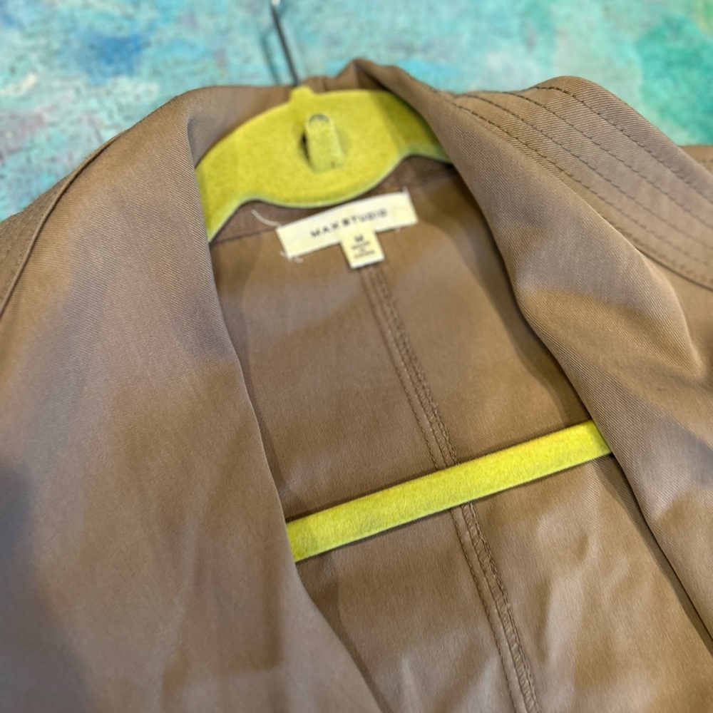 Neutral Jacket - Picture 2 of 4
